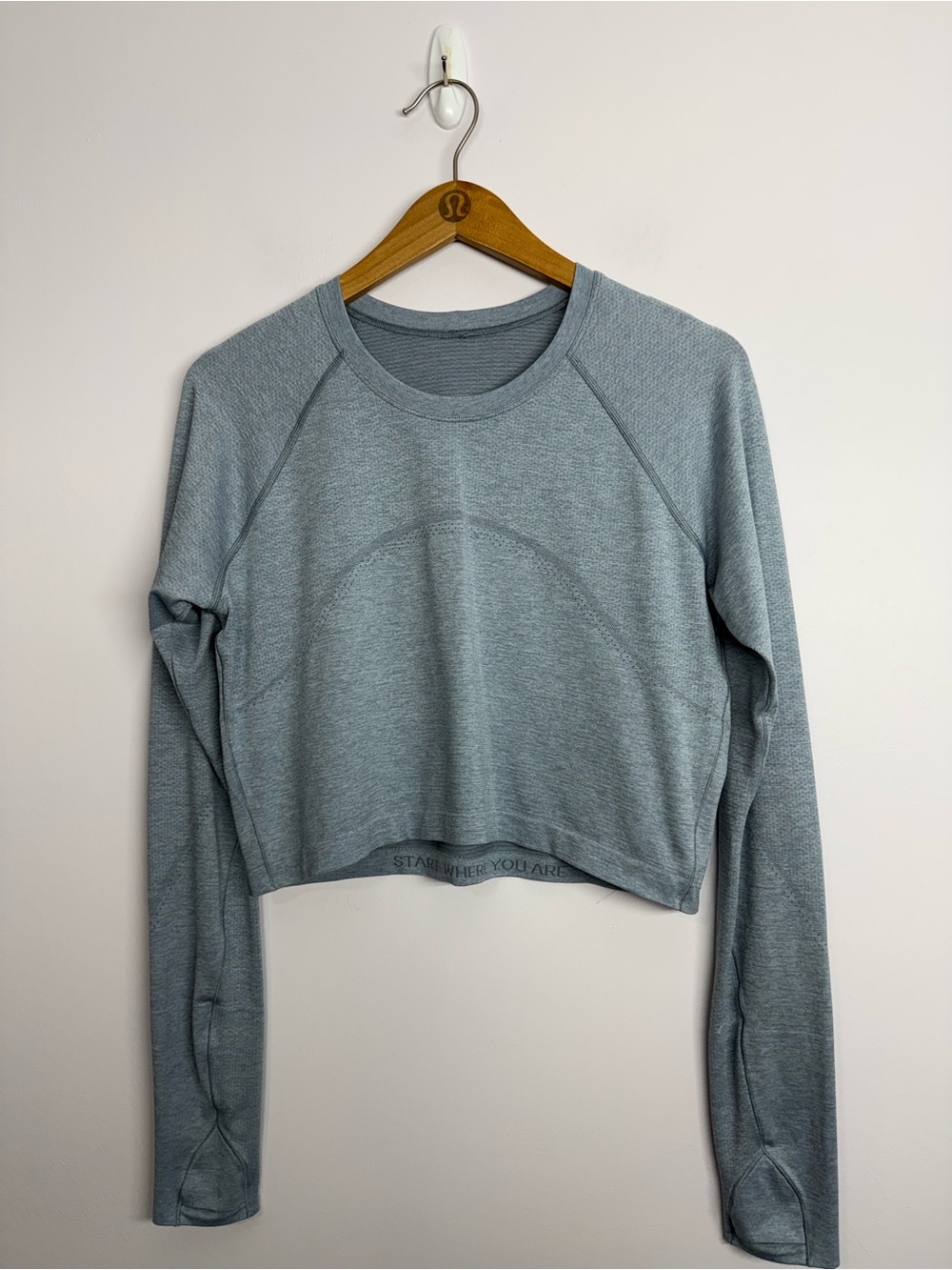 171: Lululemon Swiftly Tech Cropped Long-Sleeve Shirt Chambray Powder Blue Sz 12